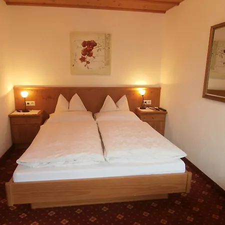 Gästehaus Hochmuth Mayrhofen Zimmer foto
